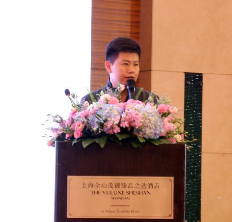 在消費升級的大背景下，在美學消費意識覺醒的大趨勢下，地板行業(yè)有這樣一位先行者——書香門地，以時尚的設計和理念引領市場，在產(chǎn)品定位上，始終走高端價值鏈的方式，倡導“美能增值”的核心消費理念，開創(chuàng)“美學”地板先河，順應了消費需求發(fā)展的趨勢，彌補了國內(nèi)高端市場的空白。2018年書香門地“聚勢·創(chuàng)變·領航”的新征程已經(jīng)開啟！